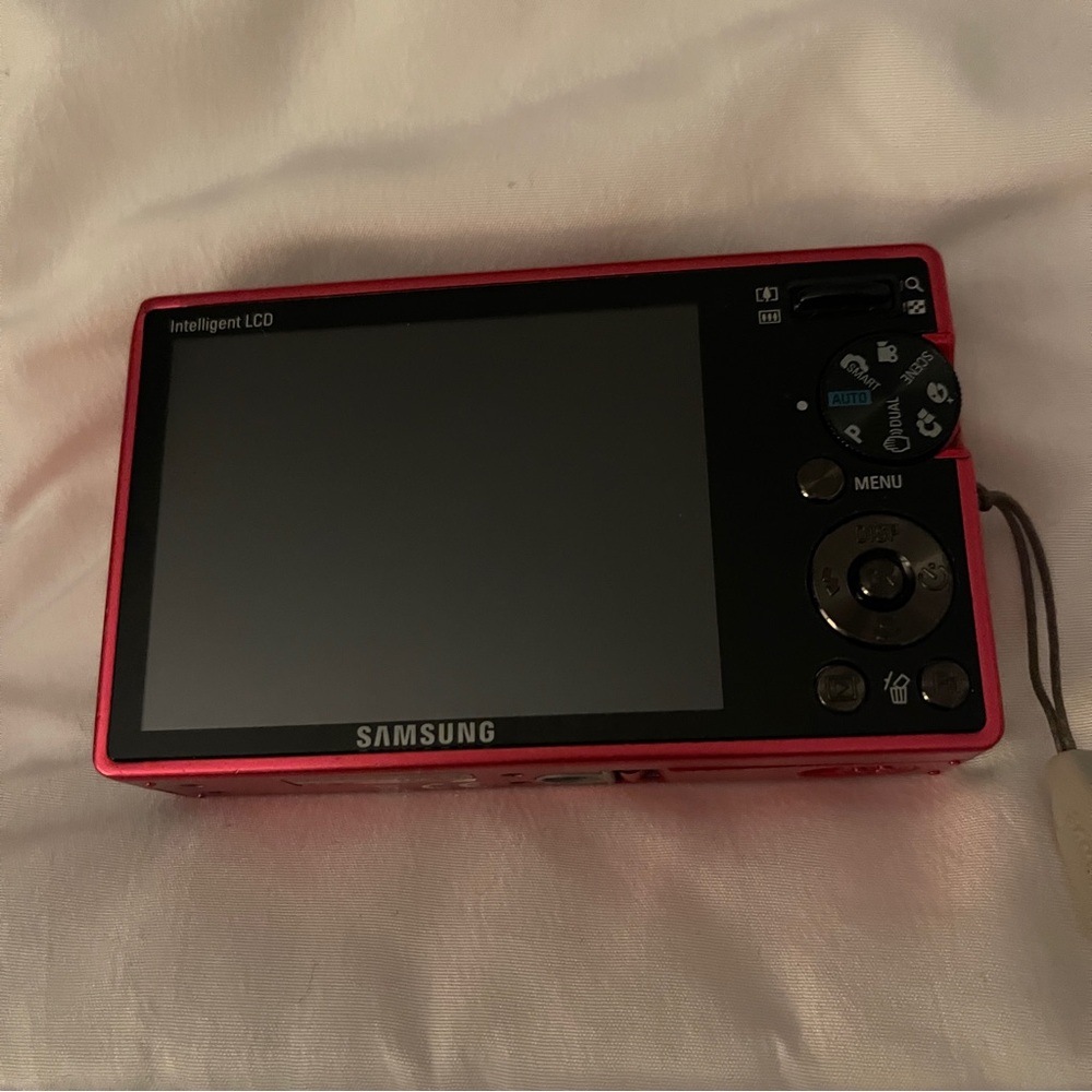 Samsung Red Point-and-Shoot Digital Camera